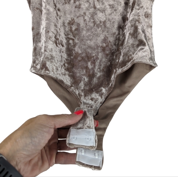 JLUXLABEL Crushed Velvet Bodysuit Taupe Nude Spaghetti Strap Size S - Picture 5 of 14